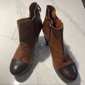 BRAKO Sz 38 Two Toned Stacked Heel Ankle Leather  Booties